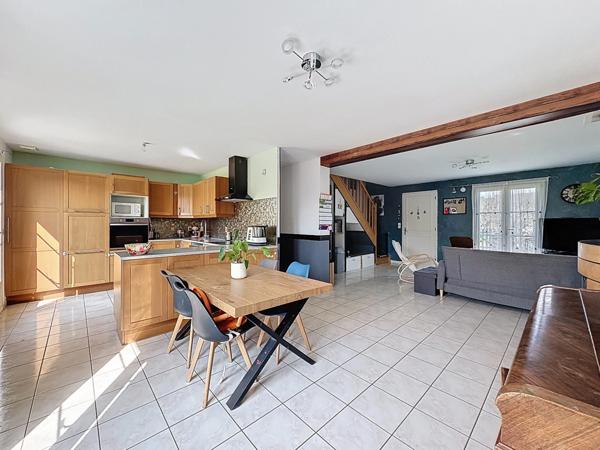 Maison à vendre 7 pièces COURCELLES (45), 5 chambres, PAC réversible, DPE C, garage