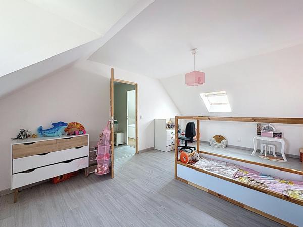 Maison à vendre 7 pièces COURCELLES (45), 5 chambres, PAC réversible, DPE C, garage