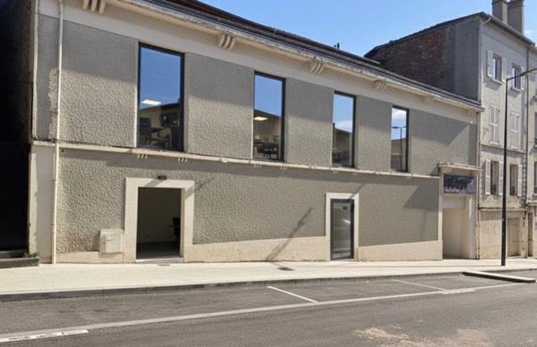 À VENDRE : Lot de 240 m² à aménager en plateau de bureaux, sur la commune de Roanne