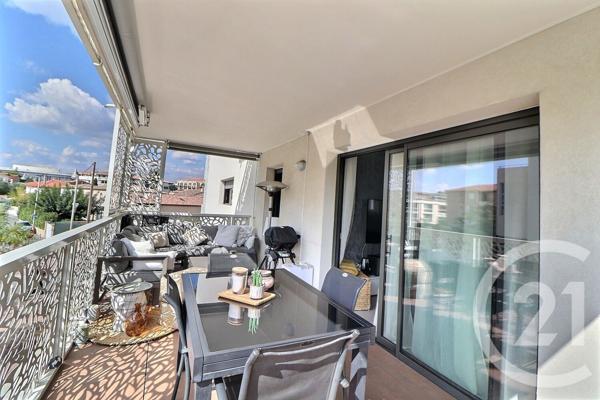 Appartement F3 à vendre  3 pièces - 68,40 m2 FREJUS - 83