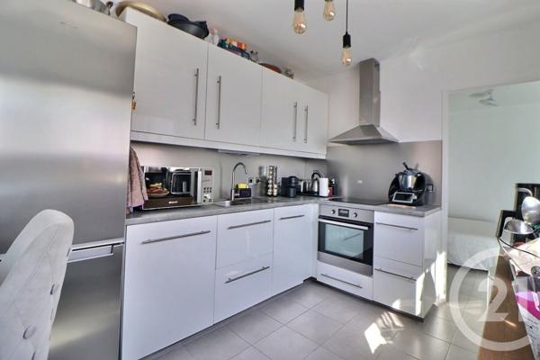 Appartement F3 à vendre  3 pièces - 68,40 m2 FREJUS - 83