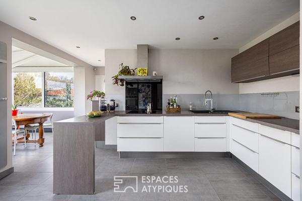 Maison lumineuse et dépendance à Meyzieu