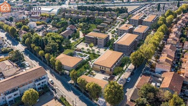 Appartement 71 m² à Sénas 13560