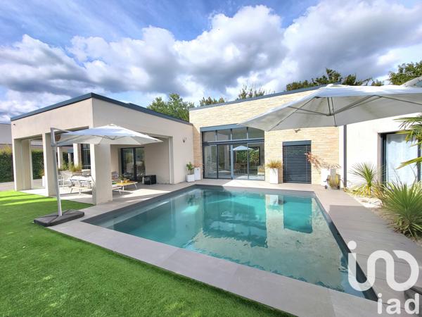 Maison à vendre 9 pièces 265 m² Saint-Cyr-sur-Loire