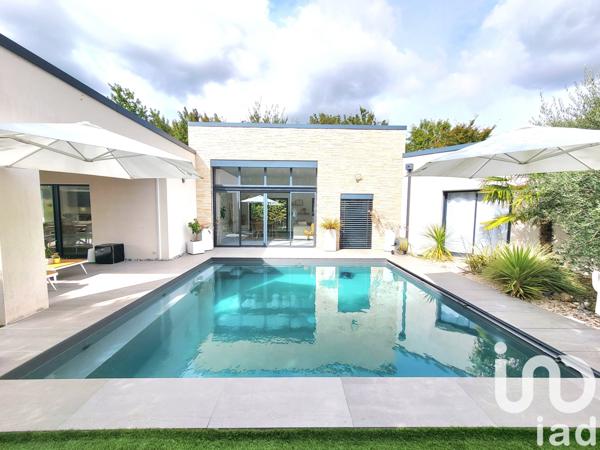 Maison à vendre 9 pièces 265 m² Saint-Cyr-sur-Loire