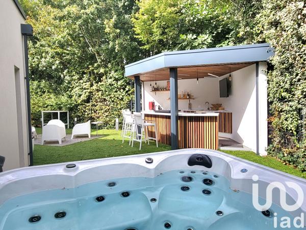 Maison à vendre 9 pièces 265 m² Saint-Cyr-sur-Loire