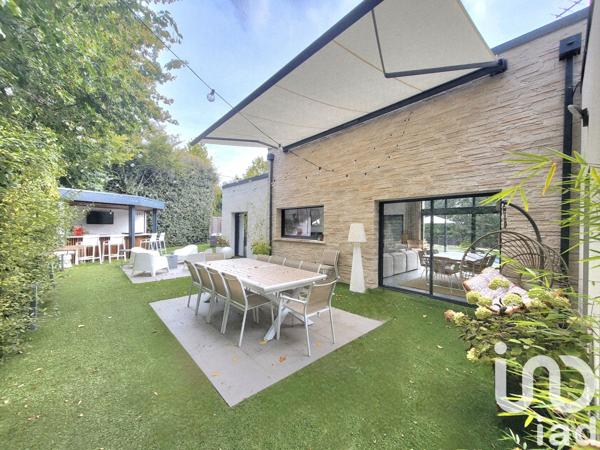 Maison à vendre 9 pièces 265 m² Saint-Cyr-sur-Loire