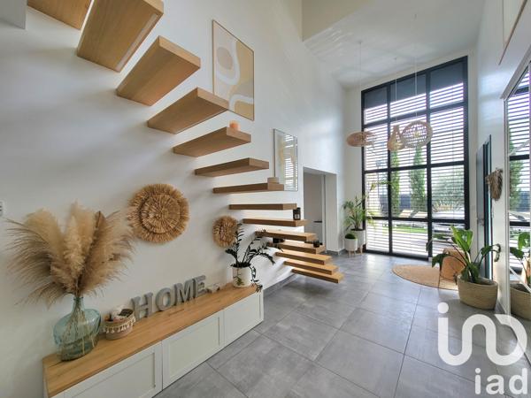 Maison à vendre 9 pièces 265 m² Saint-Cyr-sur-Loire