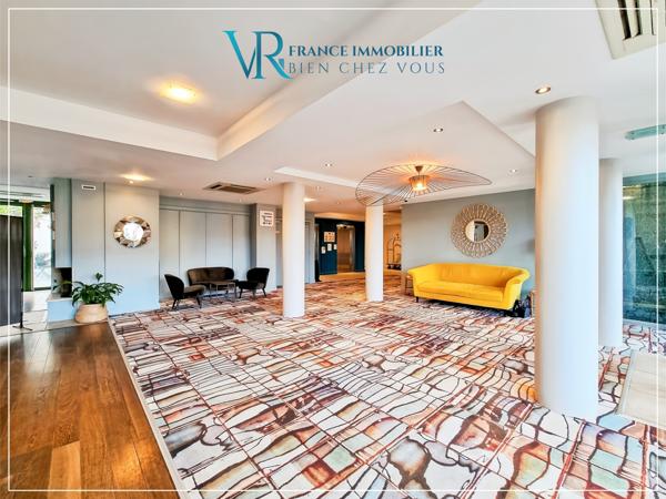 Divonne-les-Bains (01220) DIVONNE-LES-BAINS - APPARTEMENT T2 MEUBLÉ AVEC PARKING – HÔTEL & RÉSIDENCE ZÉNITUDE