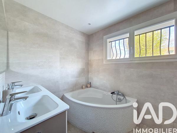 Maison à vendre 5 pièces 120 m² Le Mesnil-Saint-Denis