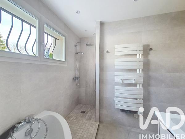 Maison à vendre 5 pièces 120 m² Le Mesnil-Saint-Denis