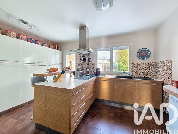 Maison à vendre 5 pièces 120 m² Le Mesnil-Saint-Denis