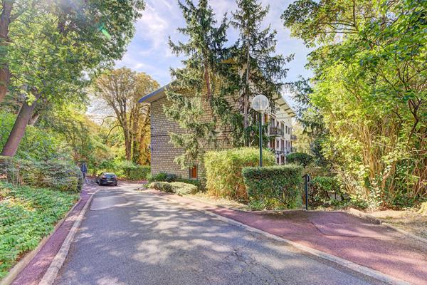 Appartement 3 pièces à vendre à Saint-Germain-en-Laye - Réf. 18233 349 000 € **  - Référence  18804
