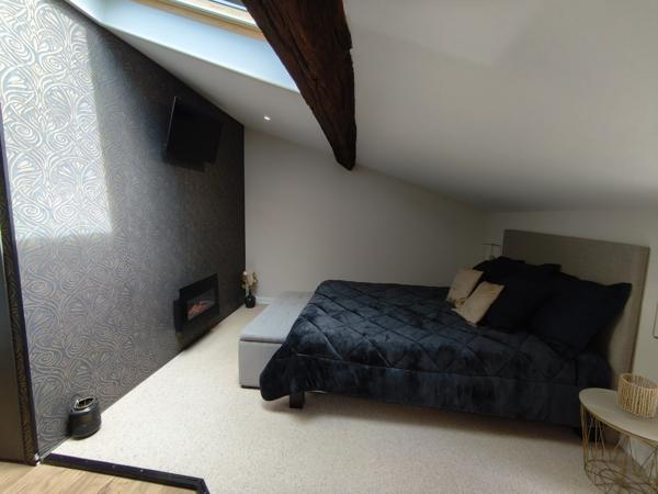 Maison
                                                                                                                                                                                                                                                                                                                        7 pièce(s)                                                                                                                                                                                                          5 chambre(s)                                                                                                                                                                                                          214  m²