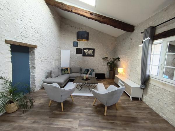 Maison
                                                                                                                                                                                                                                                                                                                        7 pièce(s)                                                                                                                                                                                                          5 chambre(s)                                                                                                                                                                                                          214  m²