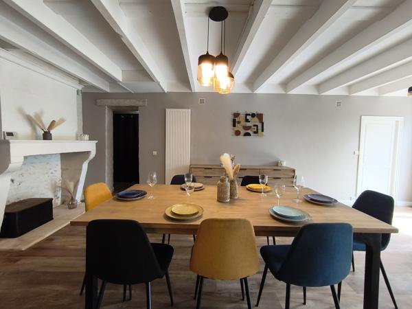 Maison
                                                                                                                                                                                                                                                                                                                        7 pièce(s)                                                                                                                                                                                                          5 chambre(s)                                                                                                                                                                                                          214  m²