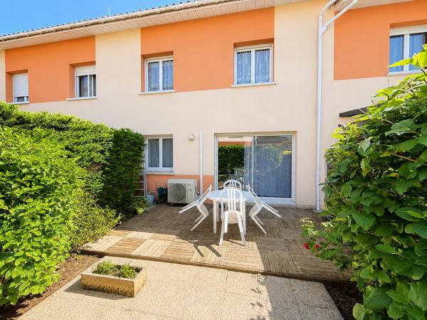 Maison de ville en duplexe 3 chambres en centre ville d'Arès