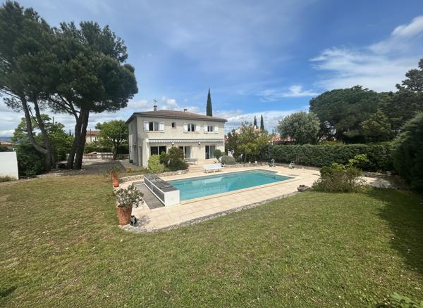Maison à Carcassonne avec piscine et garage