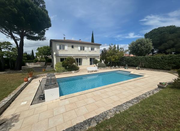 Maison à Carcassonne avec piscine et garage