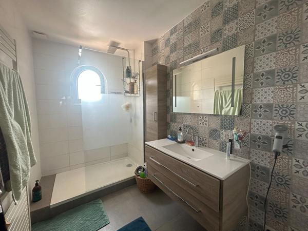 Maison à Carcassonne avec piscine et garage