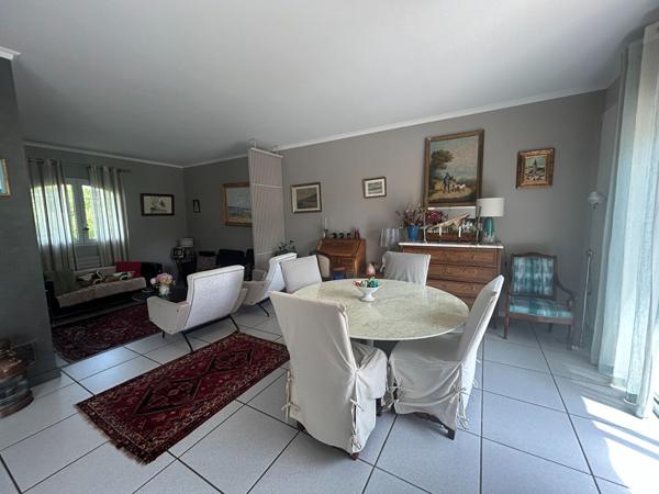 Maison à Carcassonne avec piscine et garage