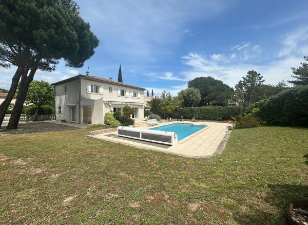 Maison à Carcassonne avec piscine et garage