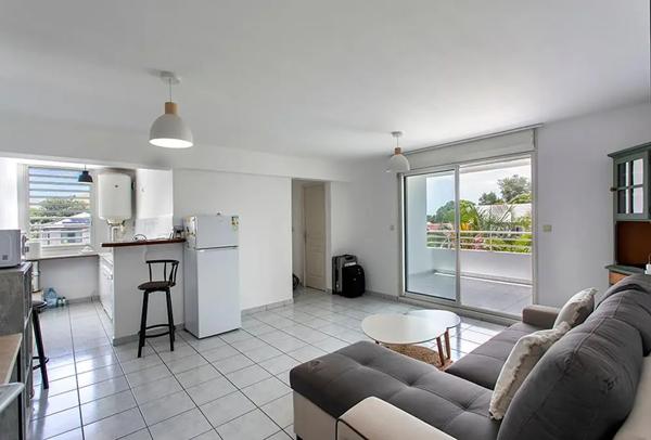 Appartement à vendre 2 pièces 53m² Saint-Pierre (97432)