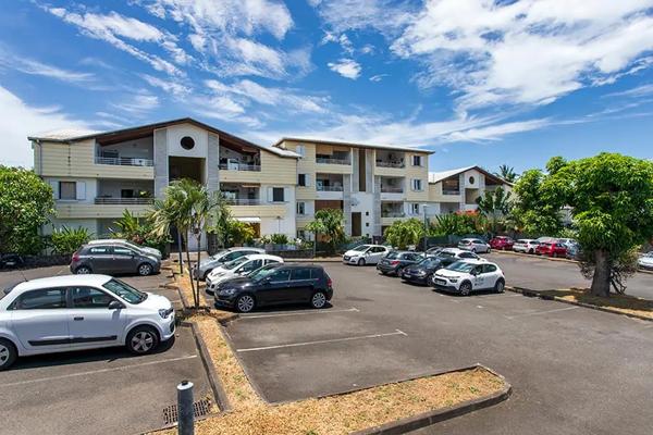 Appartement à vendre 2 pièces 53m² Saint-Pierre (97432)
