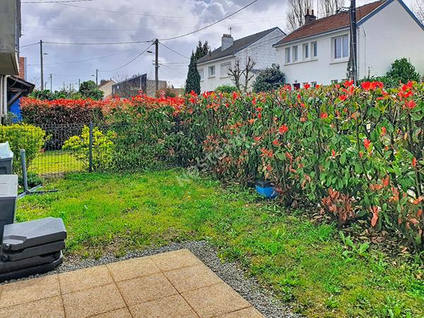 Orvault Ferrière : Exclusivité ! En rez de jardin, T2 avec terrasse parking couvert sécurisé. Proche commerces et tramway de la Ferrière.