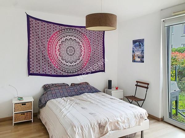 Orvault Ferrière : Exclusivité ! En rez de jardin, T2 avec terrasse parking couvert sécurisé. Proche commerces et tramway de la Ferrière.