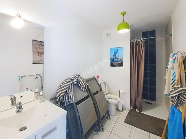Orvault Ferrière : Exclusivité ! En rez de jardin, T2 avec terrasse parking couvert sécurisé. Proche commerces et tramway de la Ferrière.