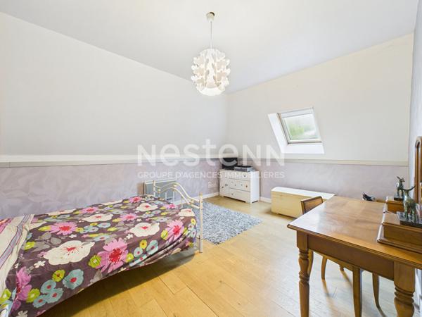 A vendre à Marmanhac, sur terrain d'environ 1000 m², Maison de caractère de type 4 d'une surface d'environ 150 m² avec garage, cave et terrasse.