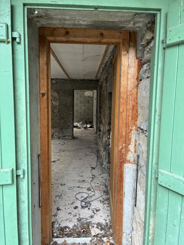 Thônes (74230) Locaux d'activités Atypiques 60 m2 - idéal artisan ou profession libérale