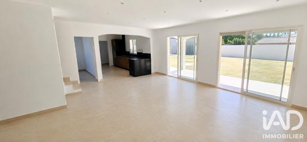 Maison à vendre 6 pièces 112 m² Rochefort-du-Gard