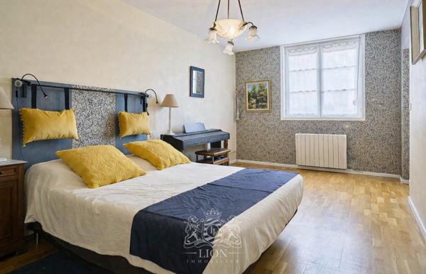Vieux Lille: duplex inversé dans un hôtel particulier