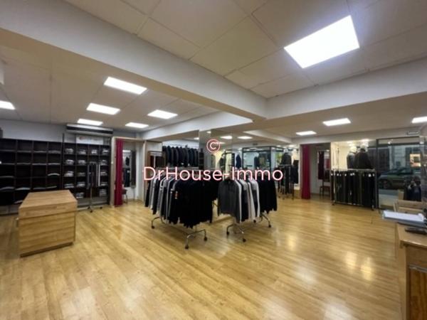 Immeuble à vendre 10 pièces de 390 m²