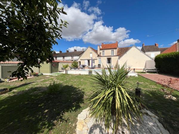 Maison individuelle à vendre à Villedieu-sur-Indre dans l'Indre (36320), ref : 36004/317