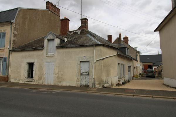 Maison de bourg à restaurer Oucques