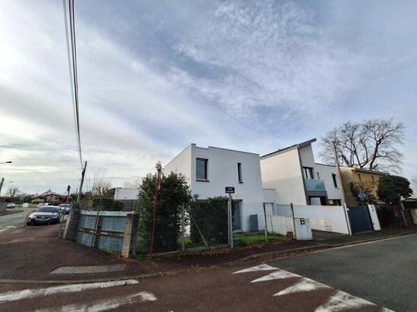 Maison à louer    4 pièces •  Pessac