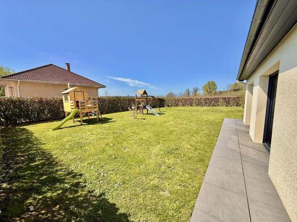 MAISON T5 TRAVERSANTE – 120 m² HABITABLES – PARCELLE 1650 m² AVEC PISCINE – DPE C