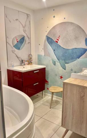 MAISON T5 TRAVERSANTE – 120 m² HABITABLES – PARCELLE 1650 m² AVEC PISCINE – DPE C