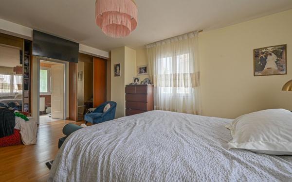 Maison à vendre    11 pièces •  Pantin