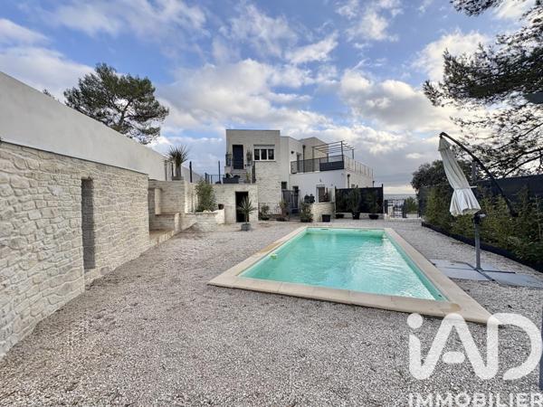 Maison à vendre 10 pièces 280 m² Nîmes-Saint-Césaire