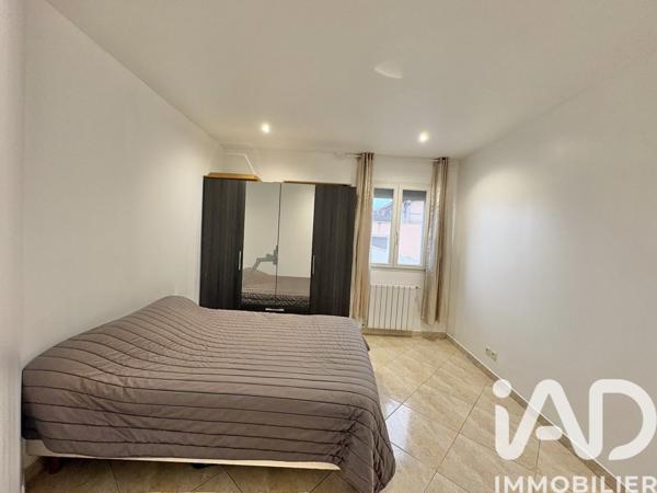 Maison à vendre 10 pièces 280 m² Nîmes-Saint-Césaire