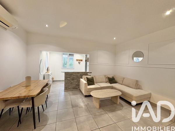 Maison à vendre 10 pièces 280 m² Nîmes-Saint-Césaire