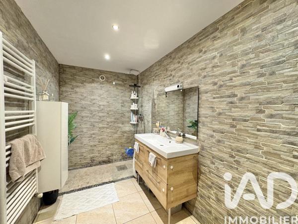 Maison à vendre 10 pièces 280 m² Nîmes-Saint-Césaire