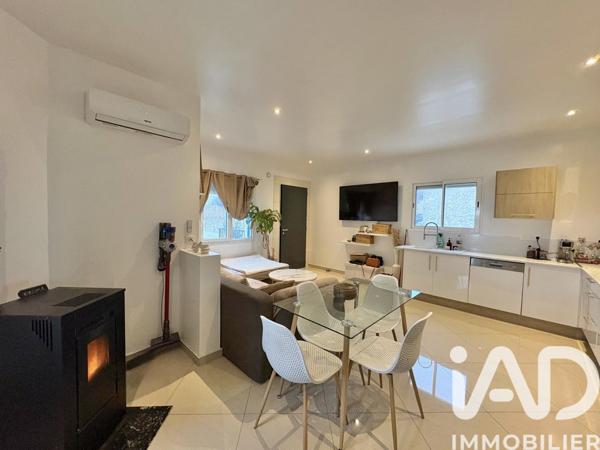 Maison à vendre 10 pièces 280 m² Nîmes-Saint-Césaire