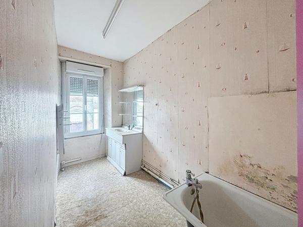 Ensemble immobilier ou grande maison familiale à rénover