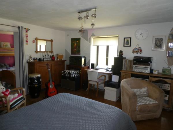 RUPT SUR MOSELLE (88) Ferme à conforter T7 de 160m² , hangar, terrain 1000m²+ 2 hectares loués à un agriculteur.