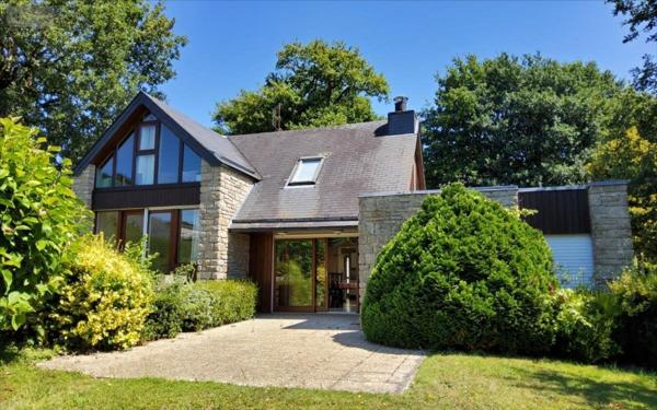 Maison individuelle à vendre à Carhaix-Plouguer dans le Finistère (29270), ref : 29066-1083150